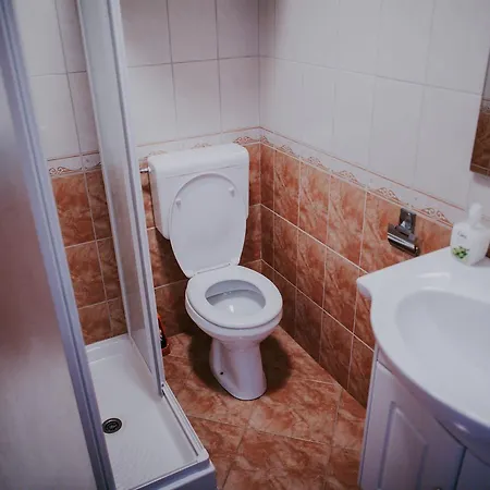 招待所 Danex Komunela & *